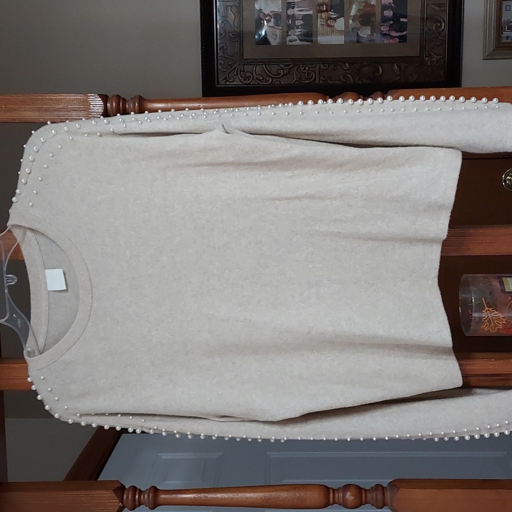 H & M Sweater Size Small